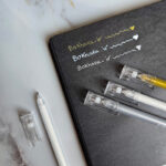 خودکار سفید، نقره ای و طلایی مخصوص سیاهبرگ