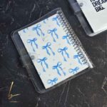 كلاسور شفاف سايز A5 طرح پاپیون آبی